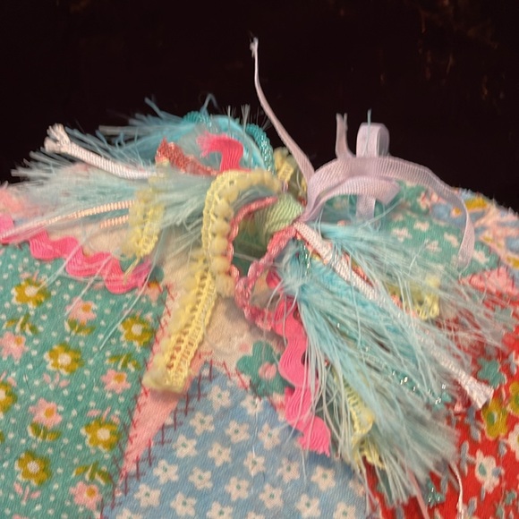 Hand made soft heart  pillow New - Picture 3 of 3